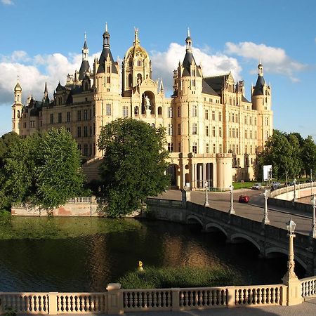 A&S Ferienzentrum Schwerin シュヴェリーン エクステリア 写真
